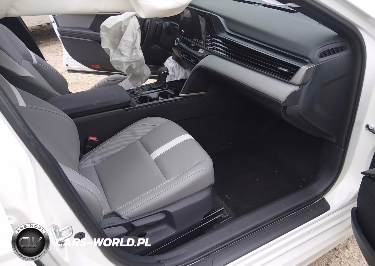2026 Toyota Camry Se VIN:4T1DAACKXTU724868 - 5