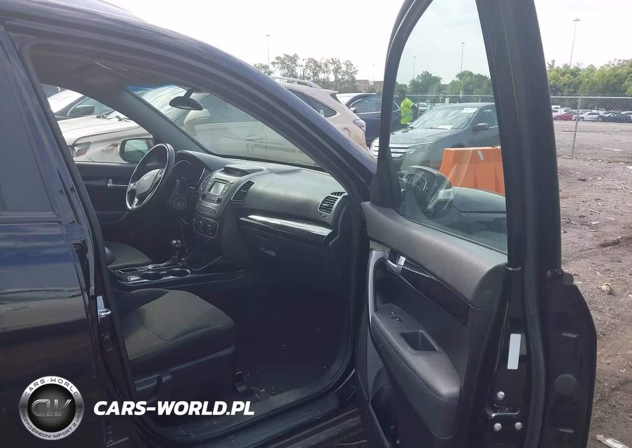 2014 Kia Sorento Lx VIN:5XYKTCA61EG539670 - 5