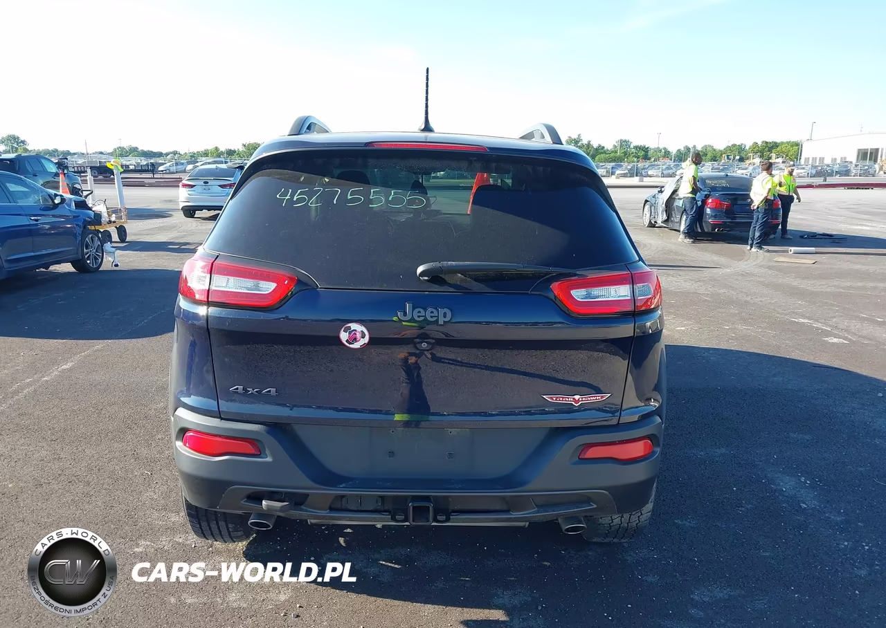 2015 Jeep Cherokee Trailhawk VIN:1C4PJMBS2FW544183 - 16