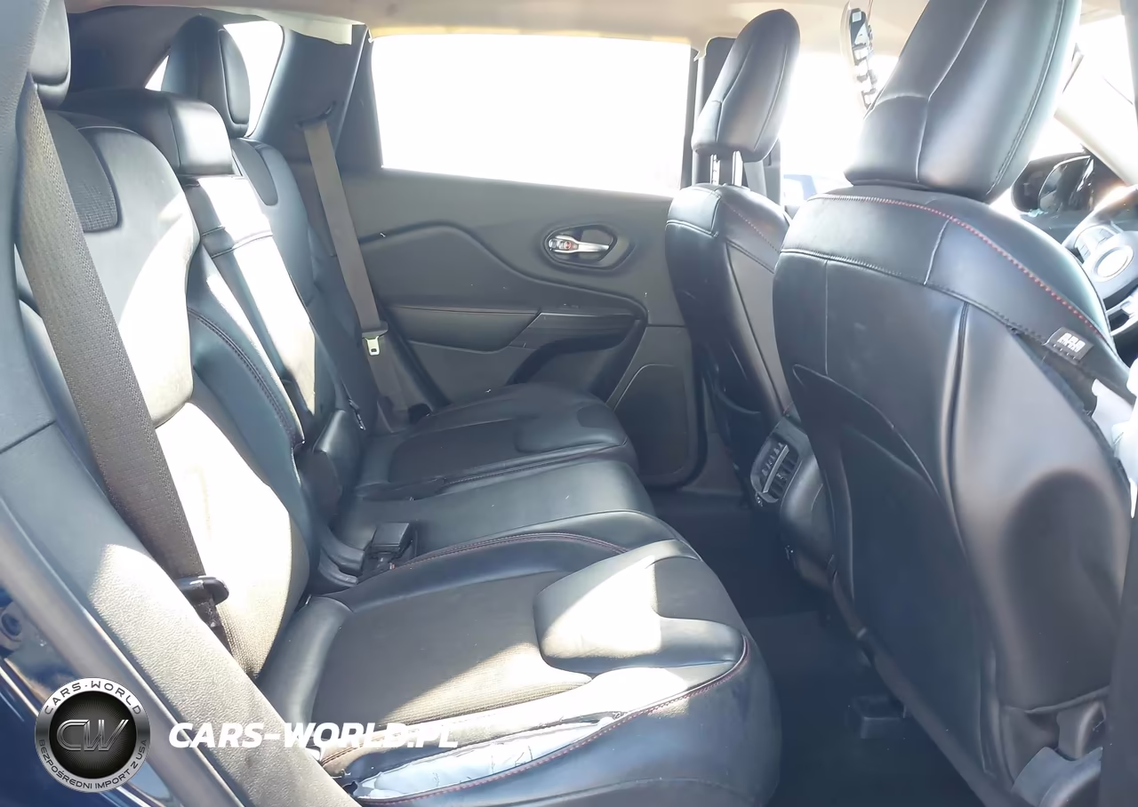 2015 Jeep Cherokee Trailhawk VIN:1C4PJMBS2FW544183 - 8