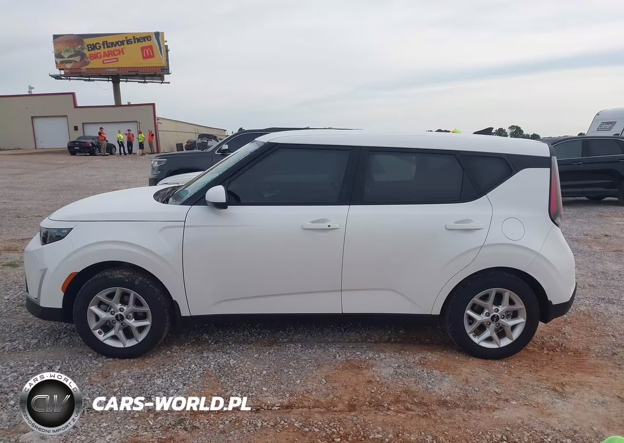 2025 Kia Soul S VIN:KNDJ23AUXS7954315 - 14