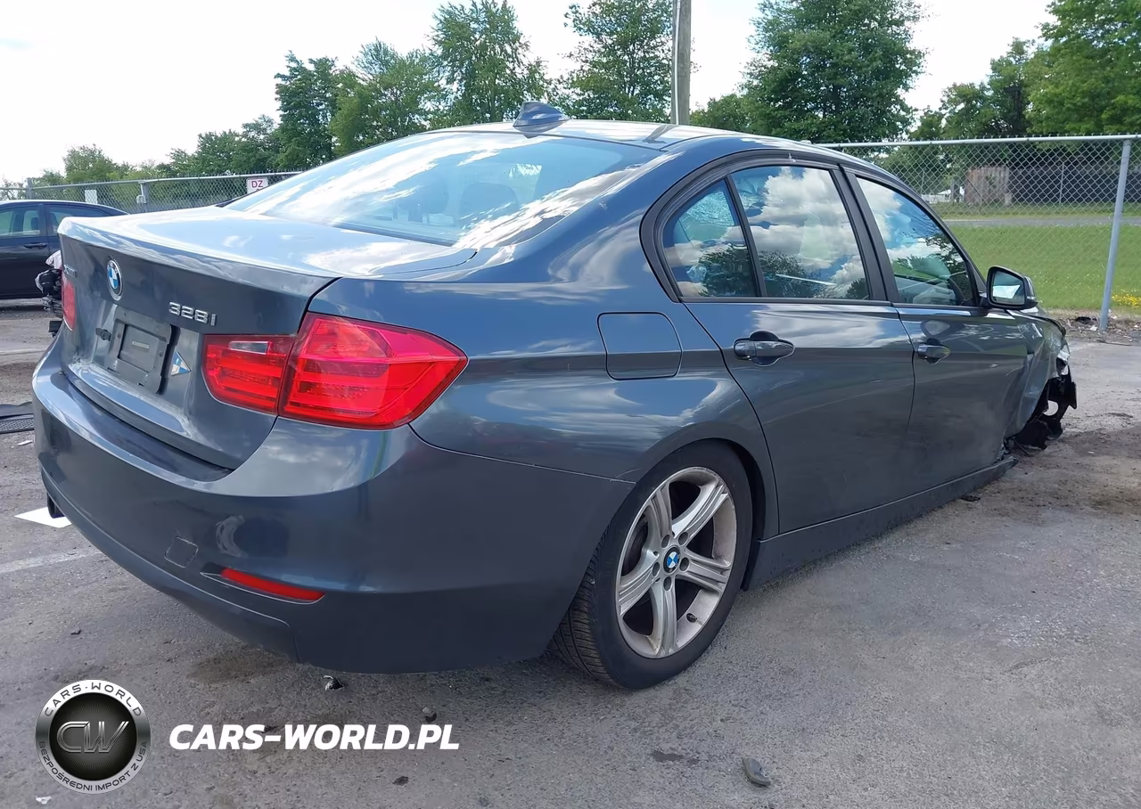 2015 BMW 328I xDrive VIN:WBA3B5G50FNS15568 - 4