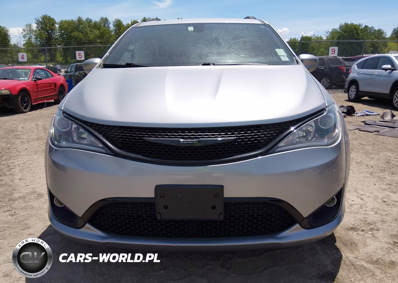 2018 Chrysler Pacifica Touring L VIN:2C4RC1BG0JR174852 - 12