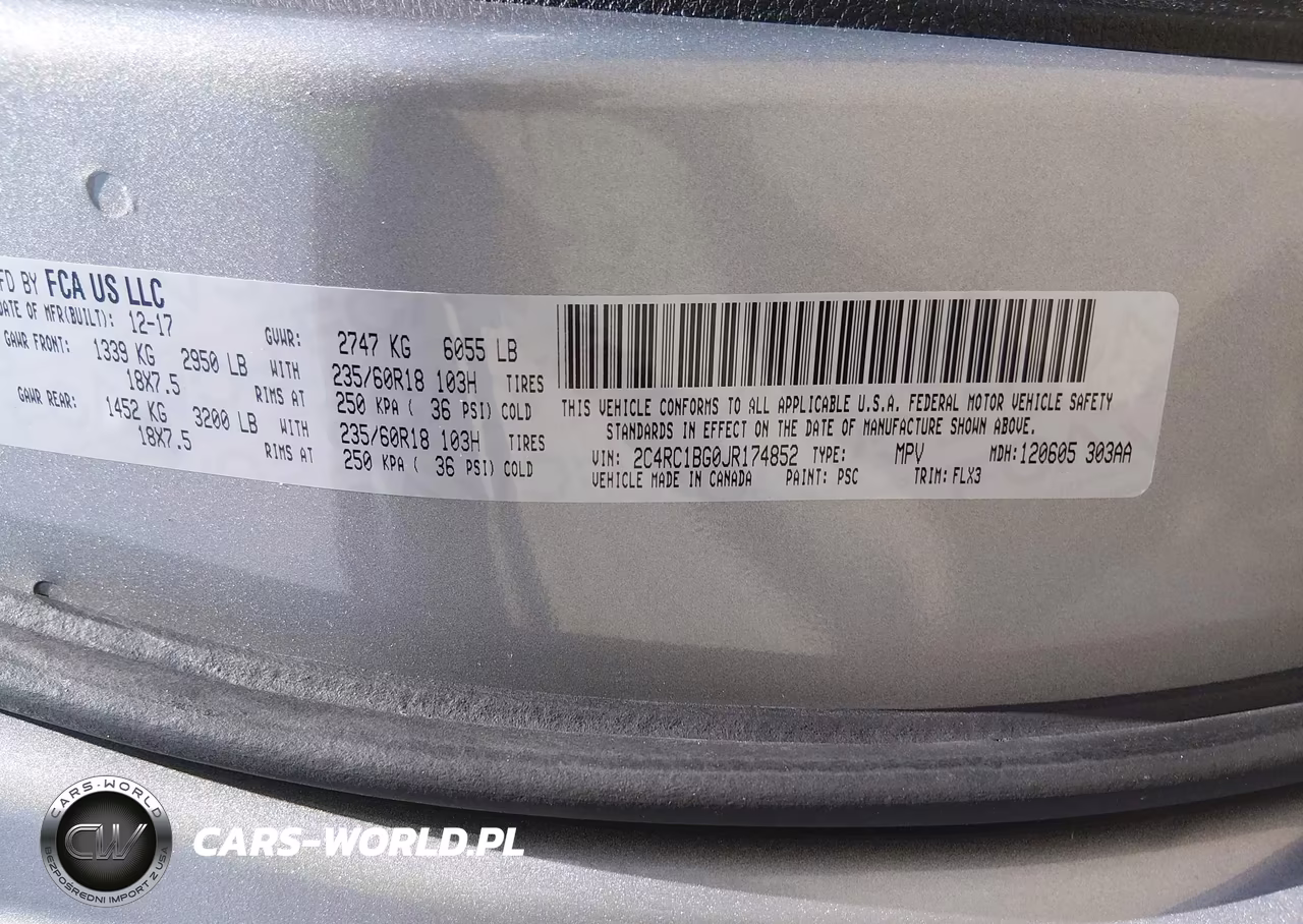 2018 Chrysler Pacifica Touring L VIN:2C4RC1BG0JR174852 - 9