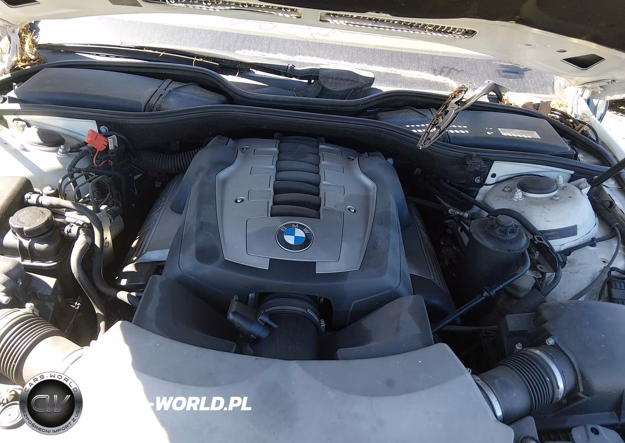 2006 BMW 750Li VIN:WBAHN83556DT25364 - 10