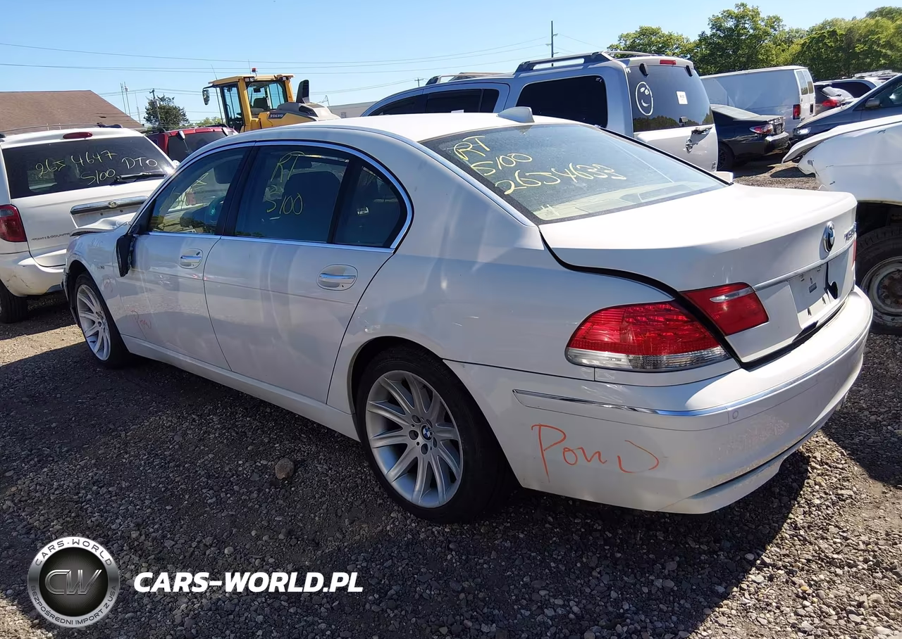 2006 BMW 750Li VIN:WBAHN83556DT25364 - 3