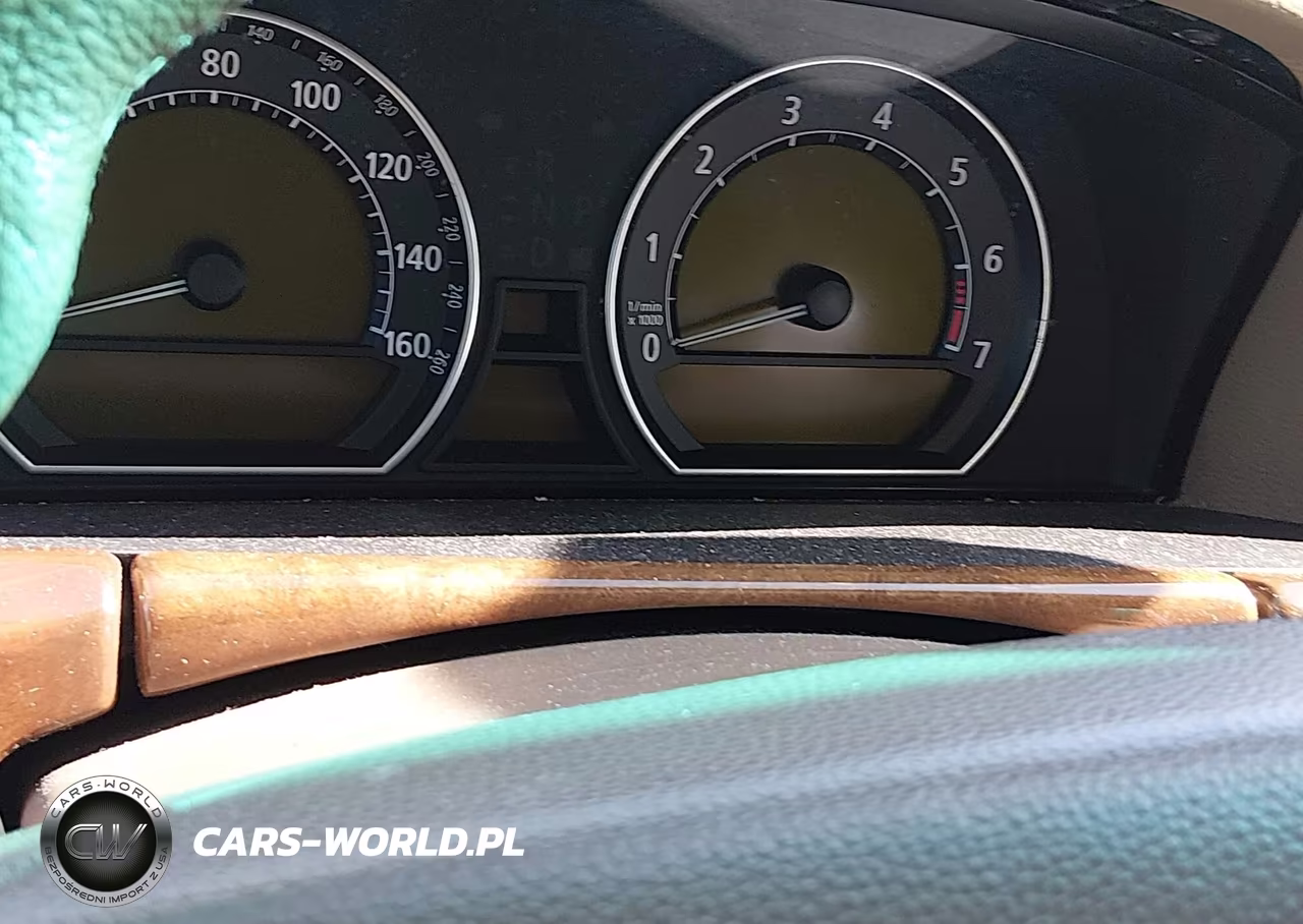 2006 BMW 750Li VIN:WBAHN83556DT25364 - 7