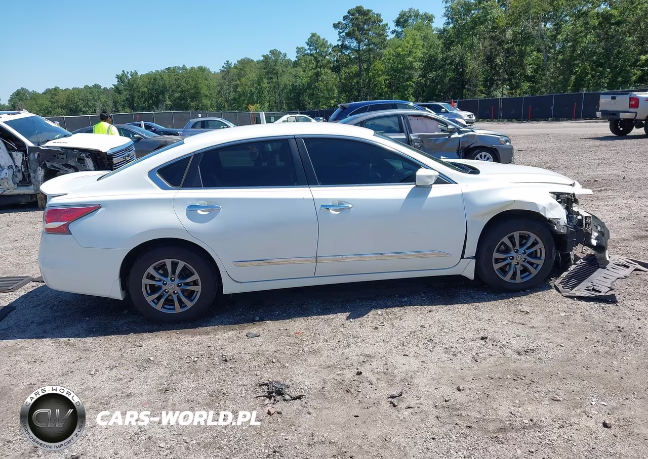2015 Nissan Altima 2.5 S VIN:1N4AL3AP9FN394298 - 13