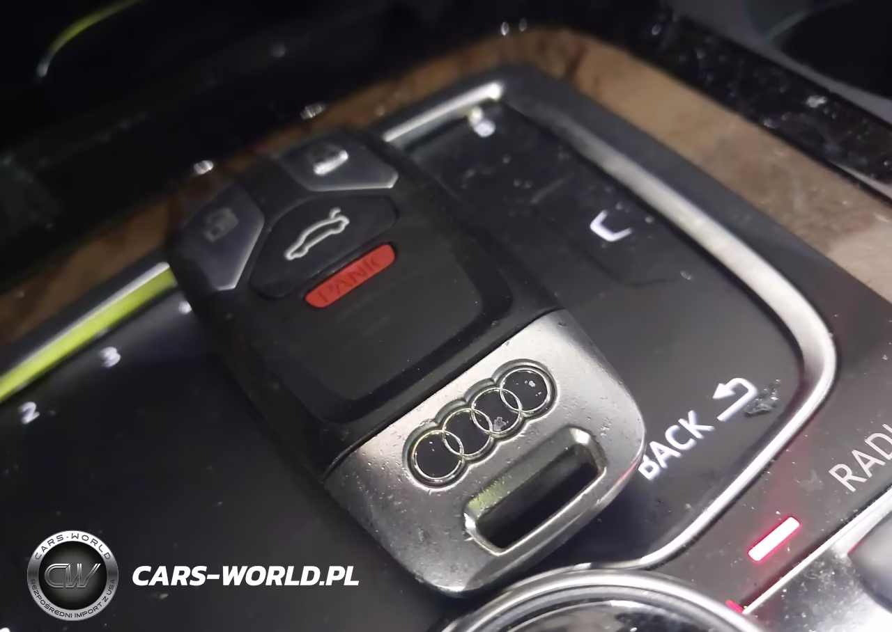 2018 Audi Q7 3.0T Premium VIN:WA1VAAF77JD014818 - 11