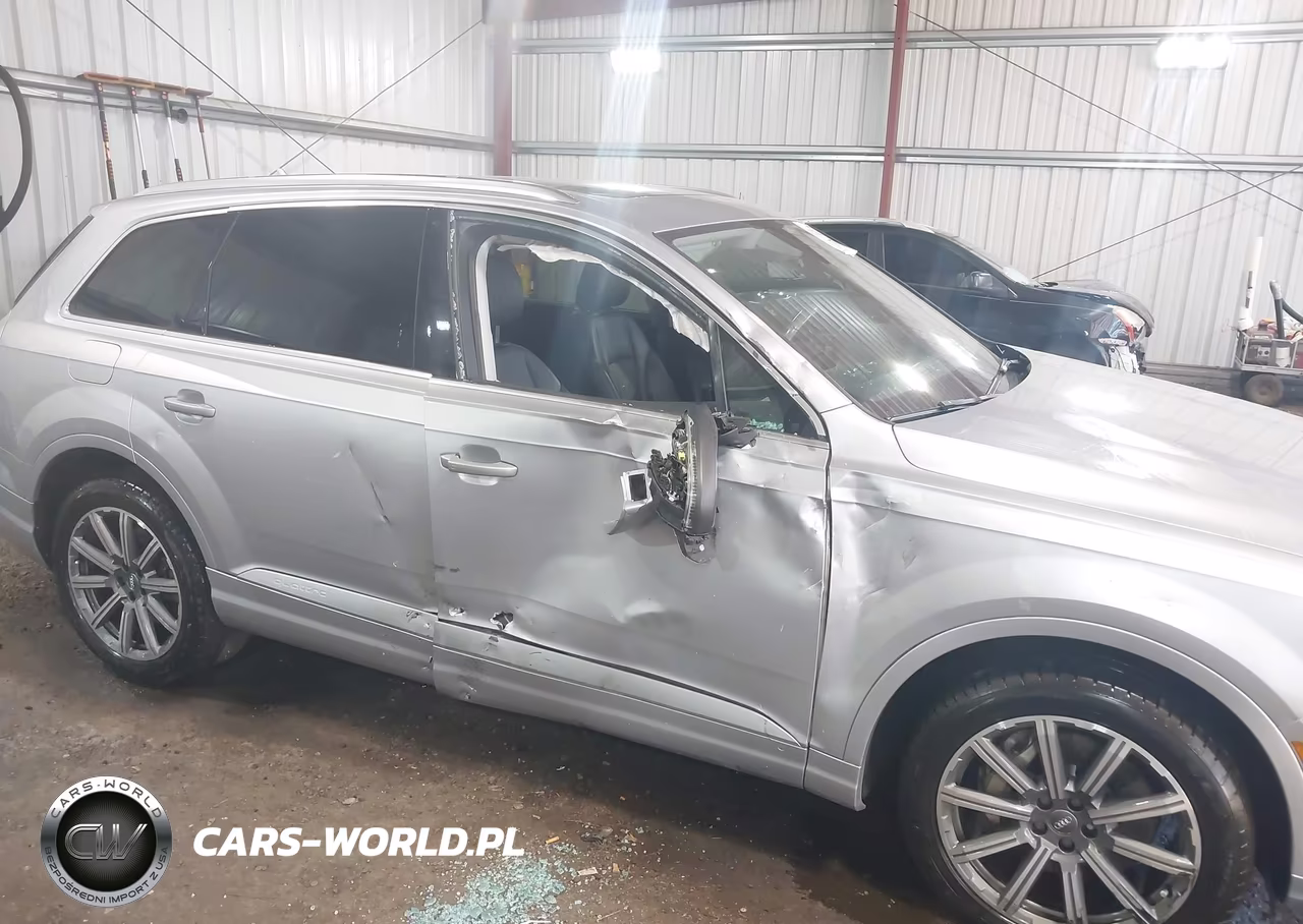 2018 Audi Q7 3.0T Premium VIN:WA1VAAF77JD014818 - 6