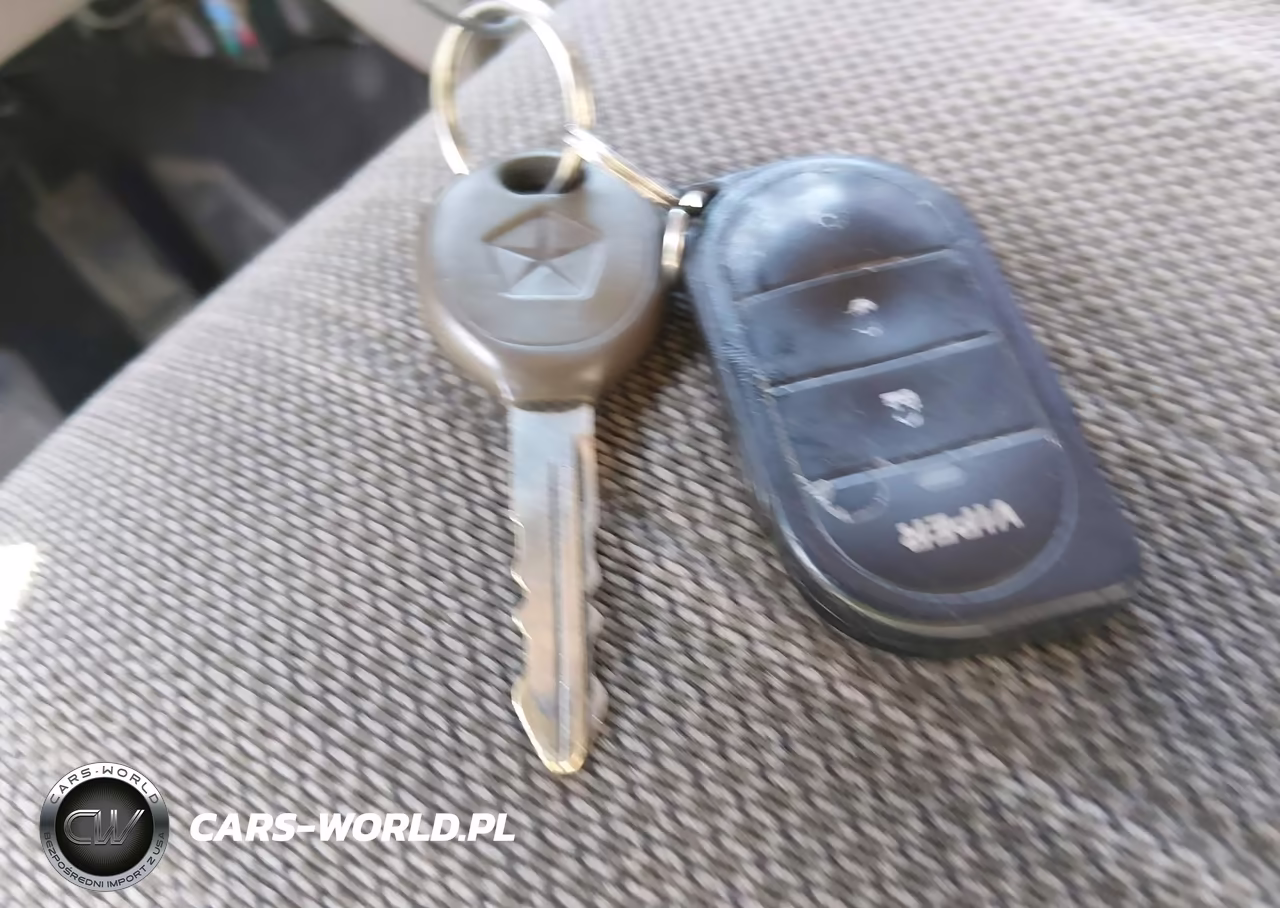 2000 Jeep Grand Cherokee Laredo VIN:1J4GW48S9YC241828 - 11