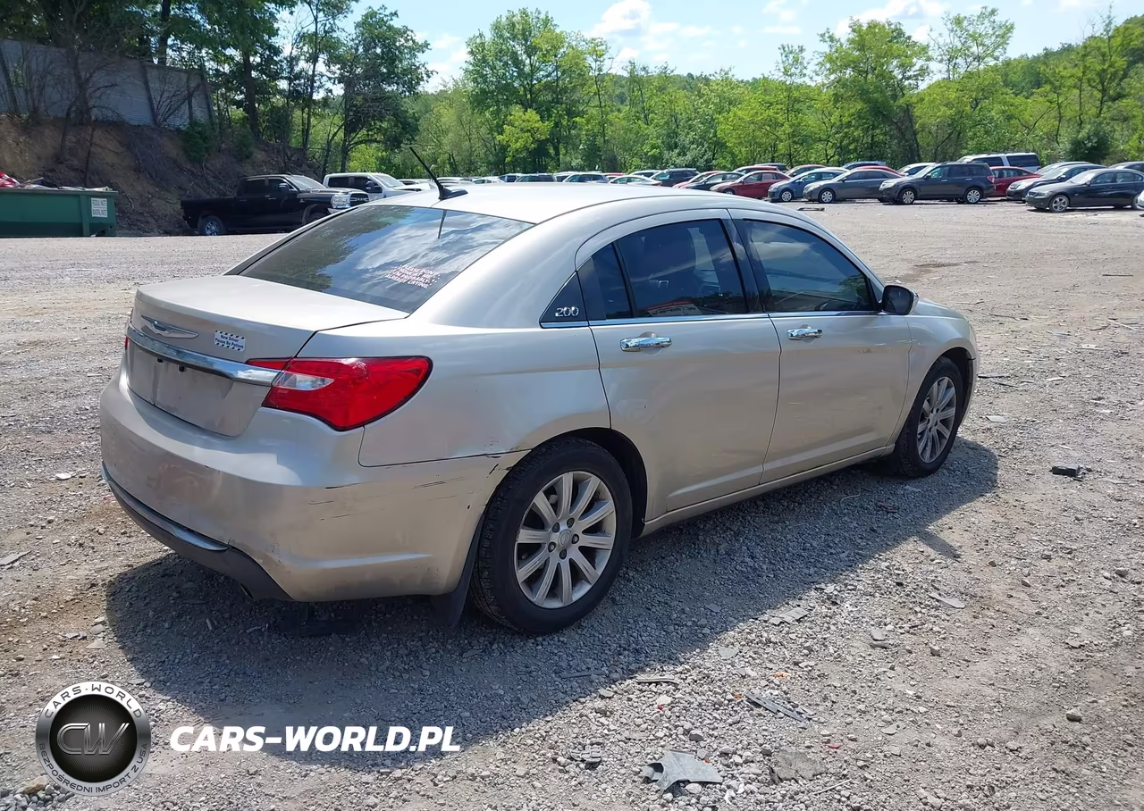 2013 Chrysler 200 Limited VIN:1C3CCBCG7DN649915 - 4