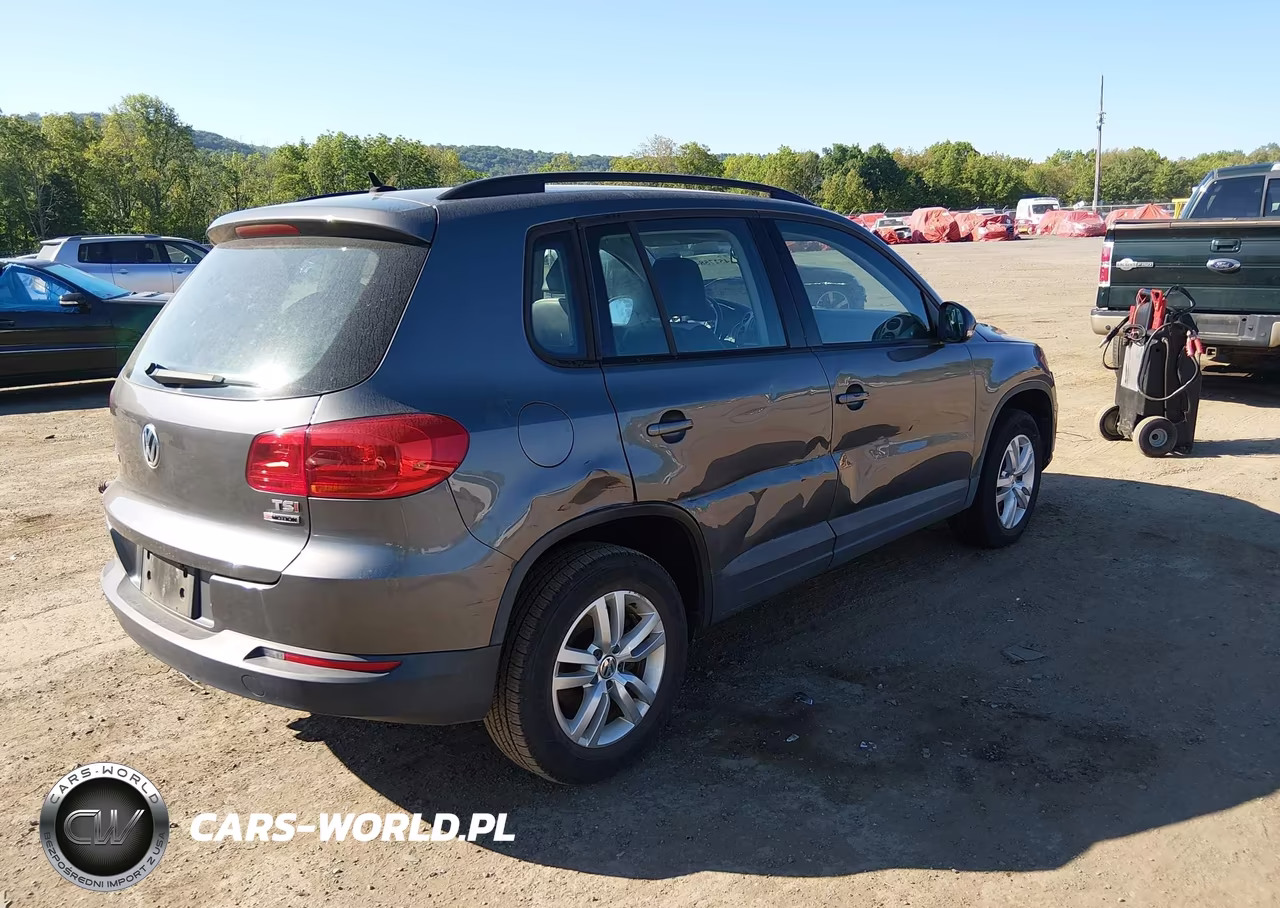 2016 Volkswagen Tiguan S VIN:WVGBV7AX5GW587782 - 4