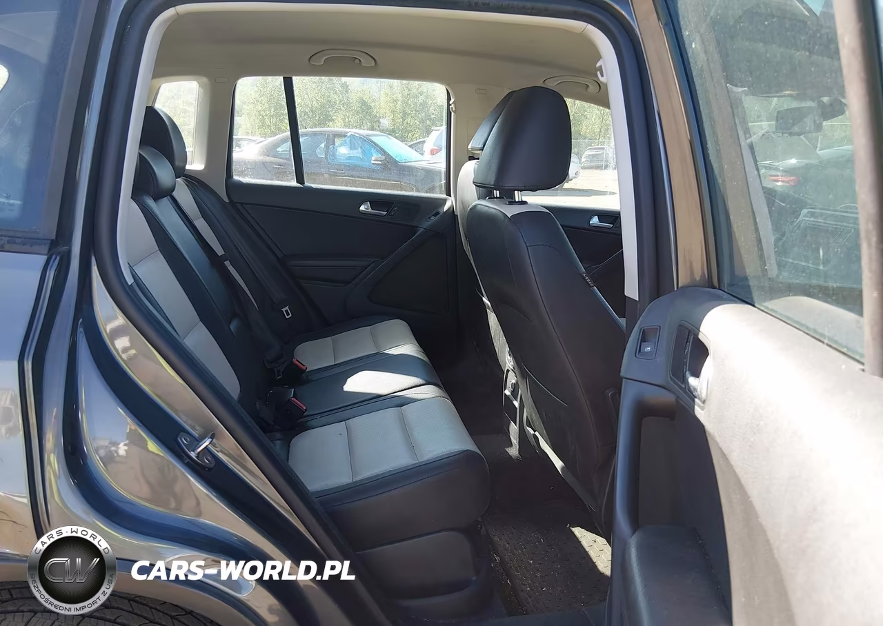 2016 Volkswagen Tiguan S VIN:WVGBV7AX5GW587782 - 8