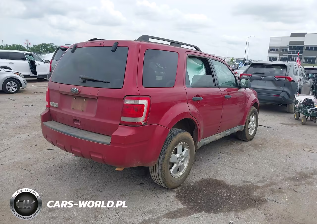 2011 Ford Escape Xlt VIN:1FMCU0D75BKA07358 - 4