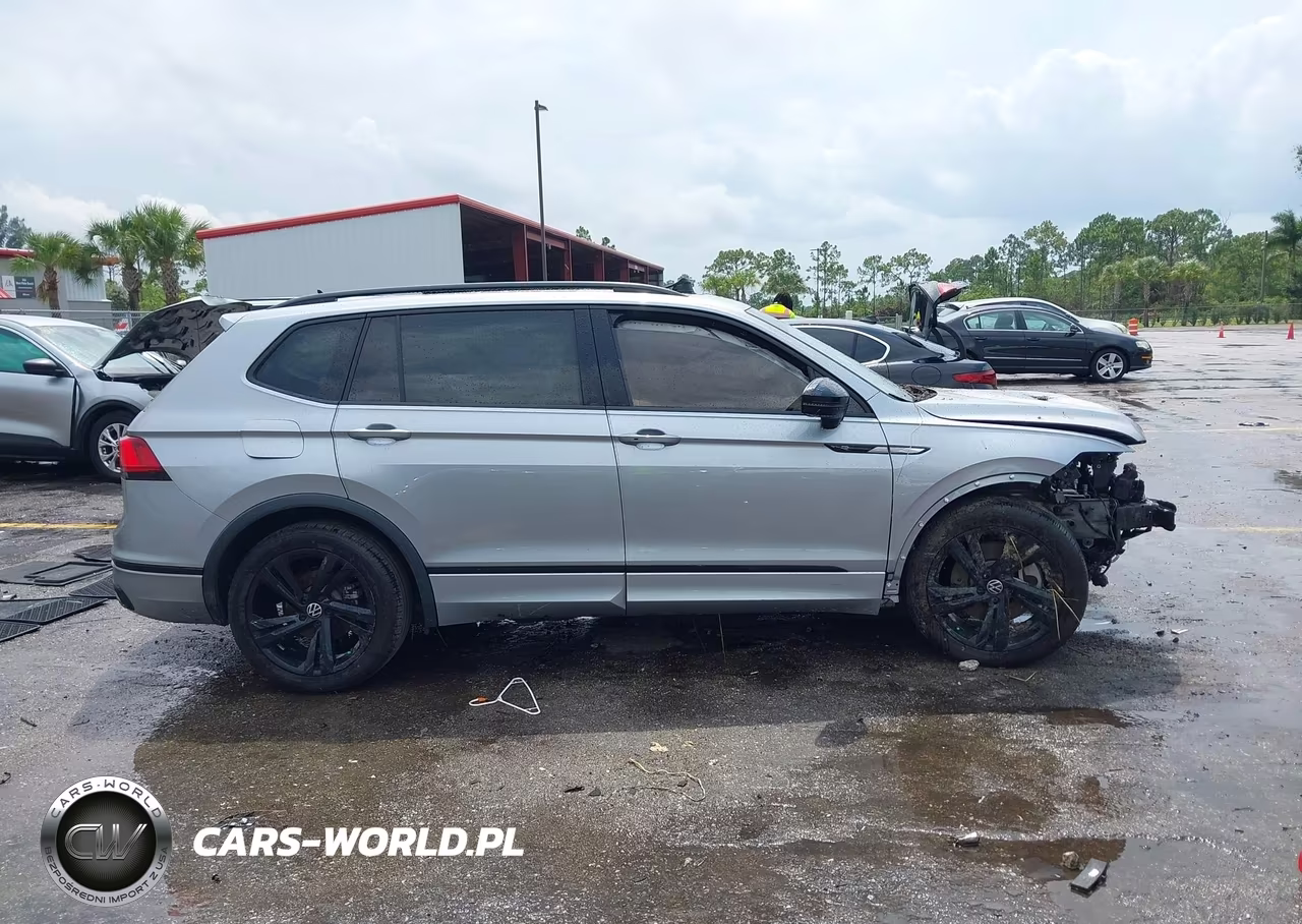 2023 Volkswagen Tiguan 2.0T Se R-Line Black VIN:3VVCB7AX6PM010830 - 13