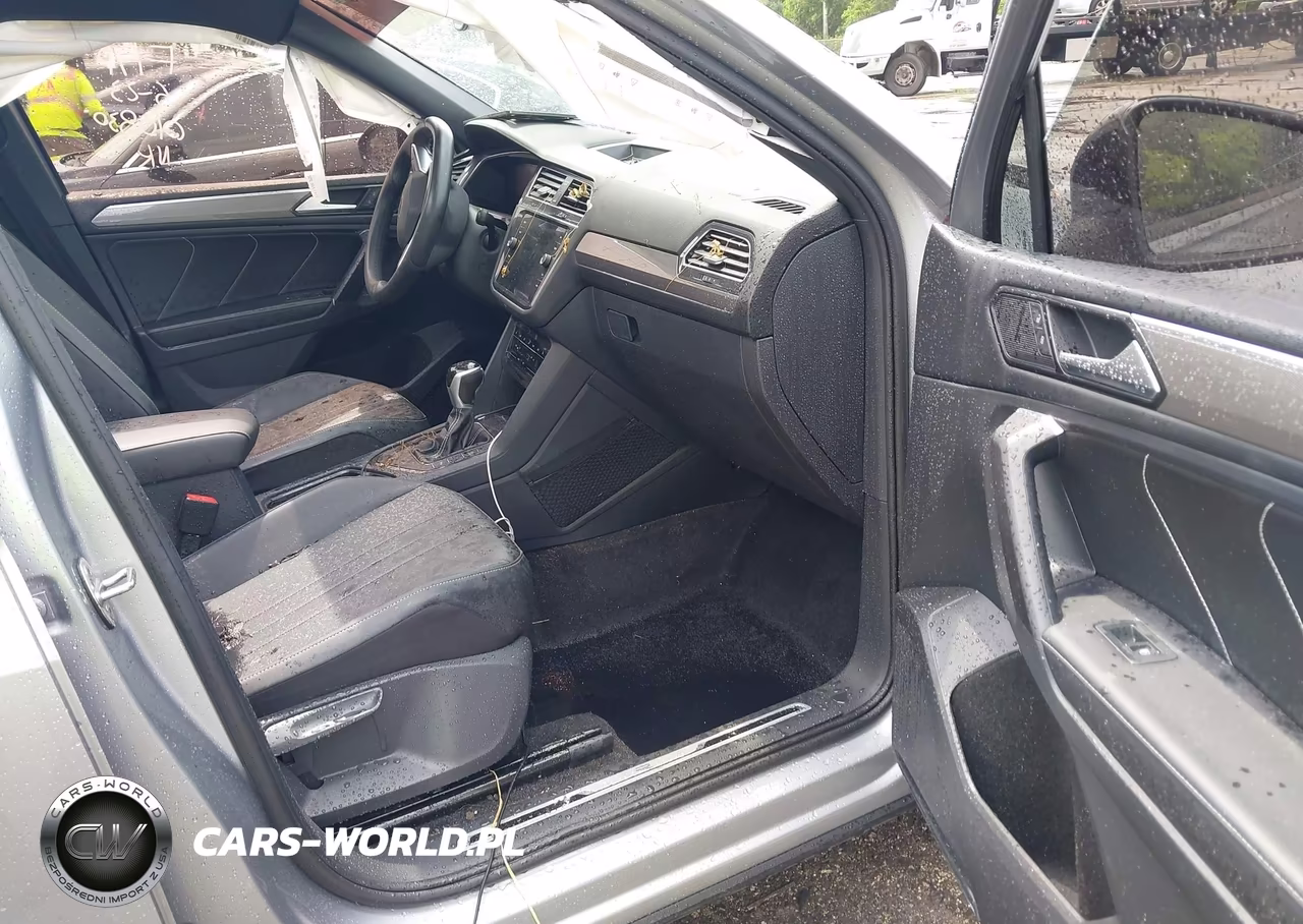 2023 Volkswagen Tiguan 2.0T Se R-Line Black VIN:3VVCB7AX6PM010830 - 5