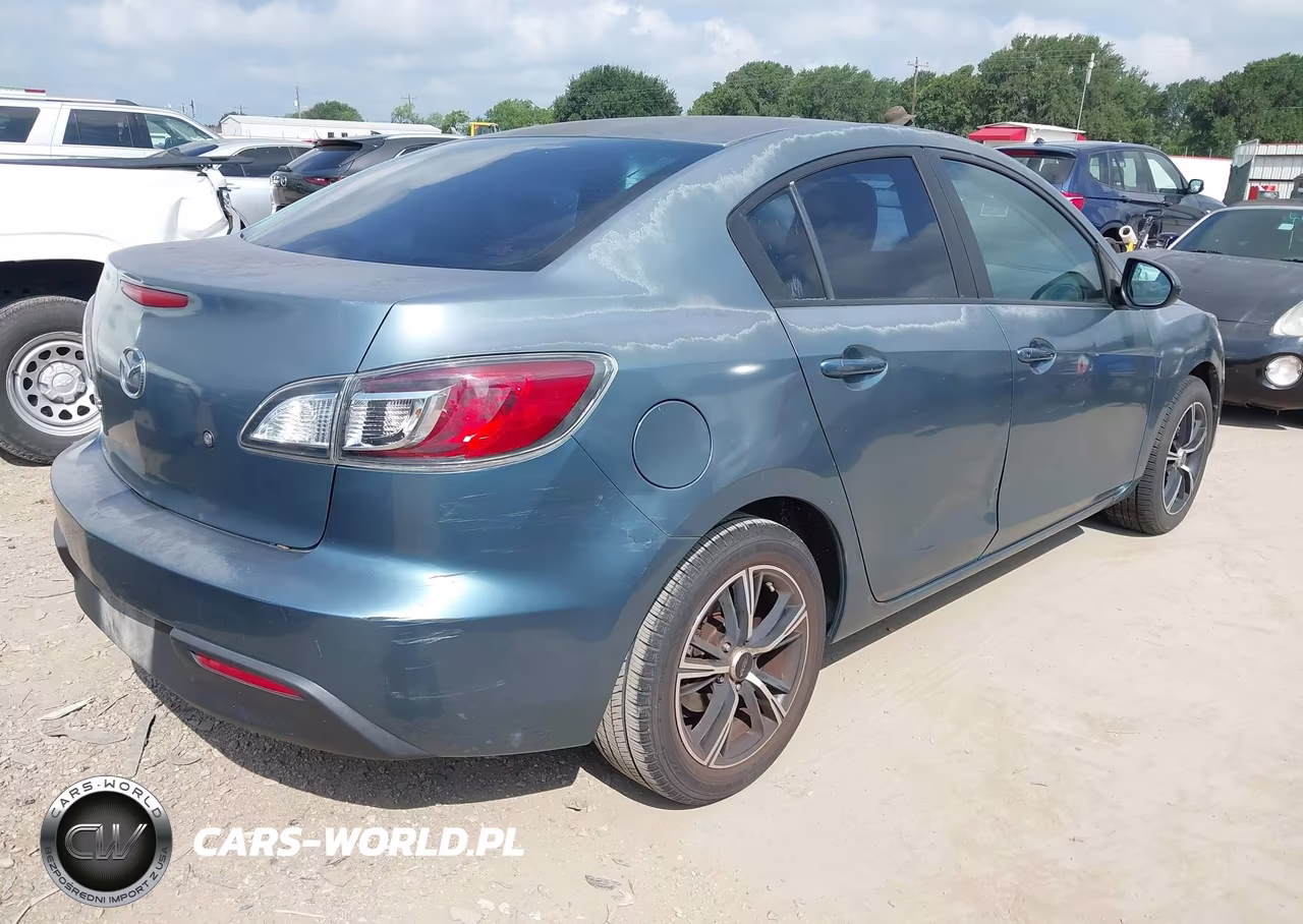 2011 Mazda Mazda3 I Sport VIN:JM1BL1UF3B1449772 - 4