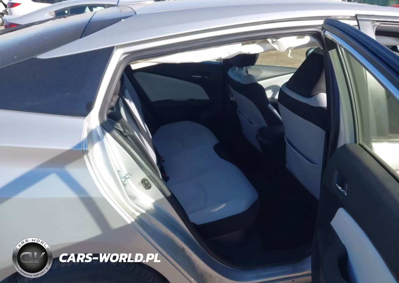 2019 Toyota Prius Le VIN:JTDKARFU5K3101086 - 8