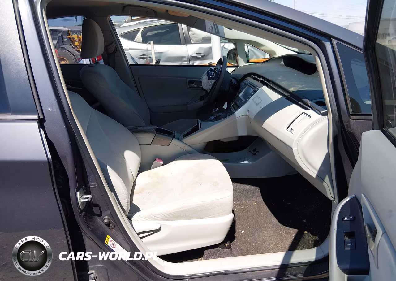 2012 Toyota Prius Two VIN:JTDKN3DU5C1527345 - 5