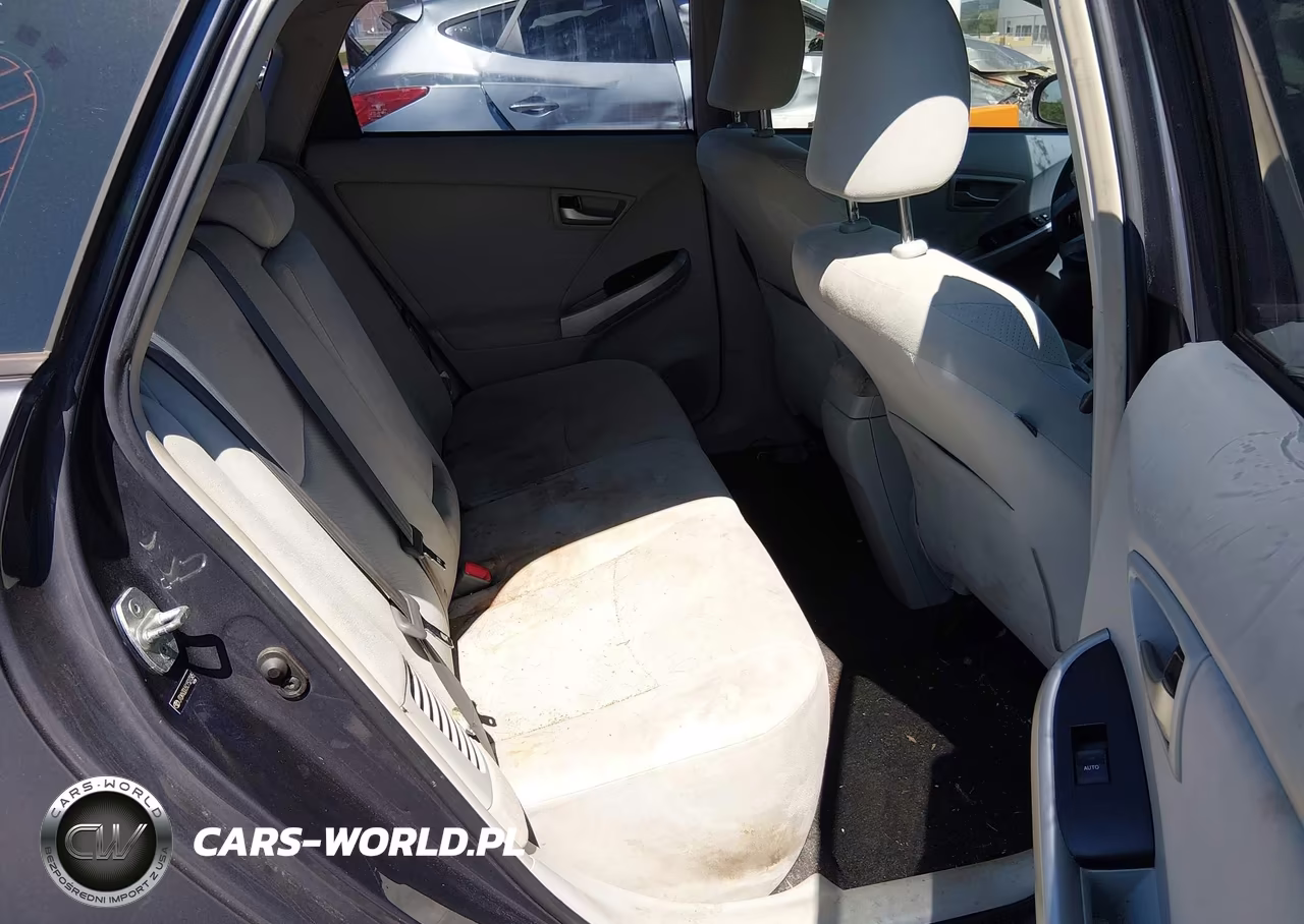 2012 Toyota Prius Two VIN:JTDKN3DU5C1527345 - 8