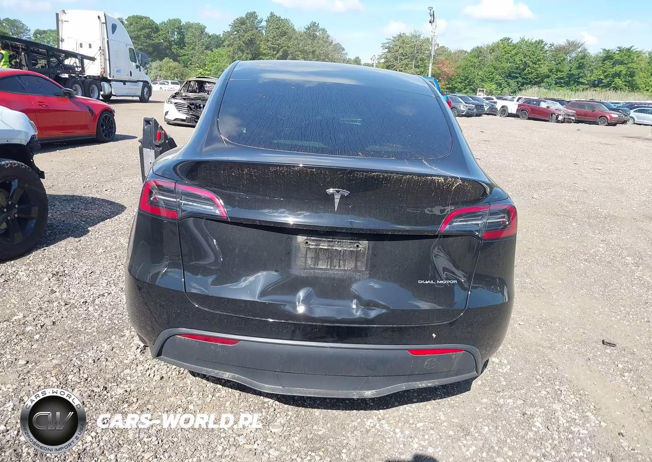 2024 Tesla Model Y Long Range Dual Motor All-Wheel Drive VIN:7SAYGDEE8RA219619 - 15