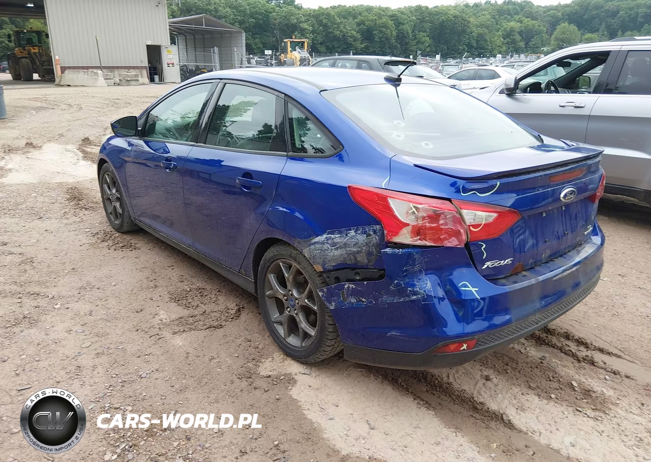 2014 Ford Focus Se VIN:1FADP3F2XEL219132 - 3