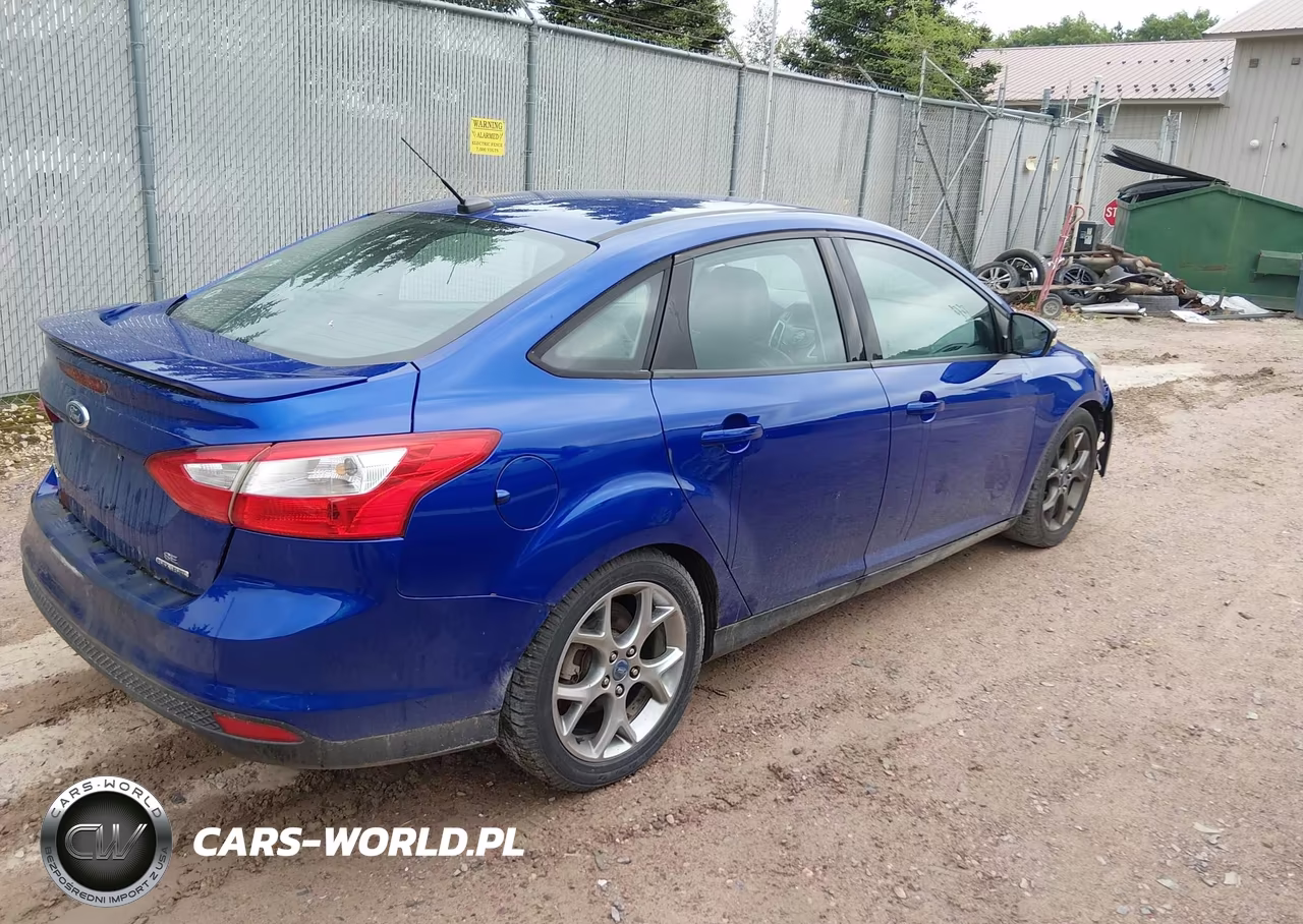 2014 Ford Focus Se VIN:1FADP3F2XEL219132 - 4