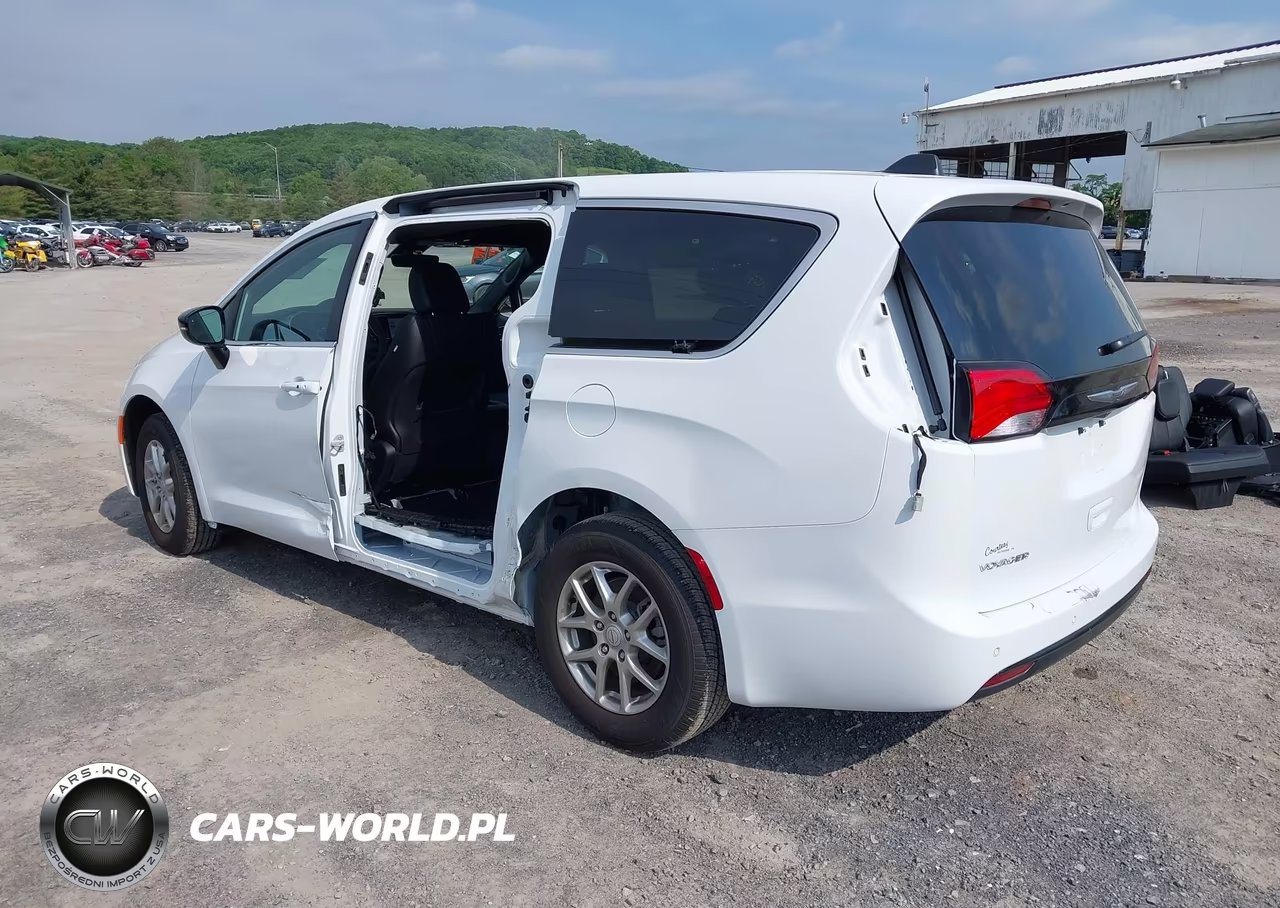 2026 Chrysler Voyager Lx VIN:2C4RC1CG2TR261931 - 3