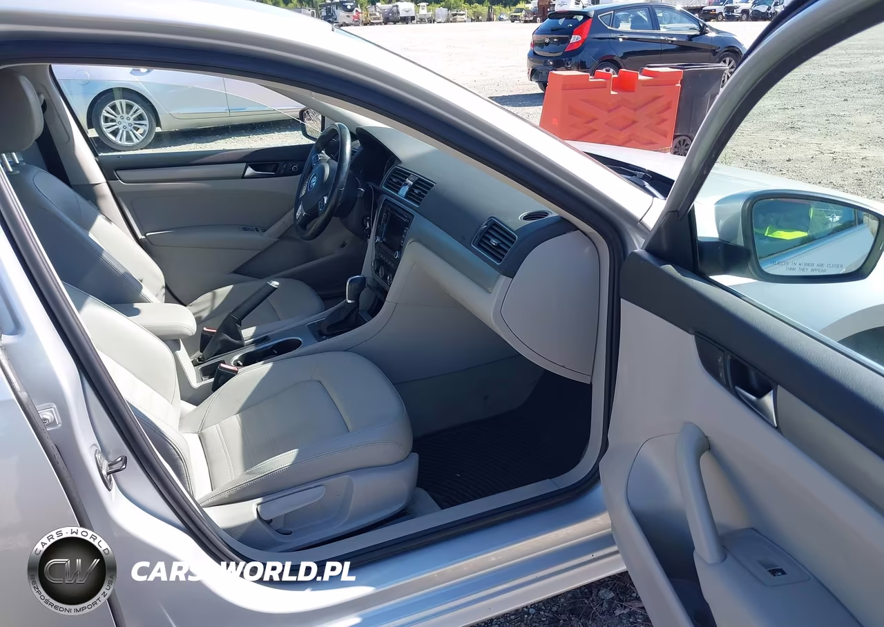 2014 Volkswagen Passat 3.6L V6 Se VIN:1VWBM7A36EC020111 - 5