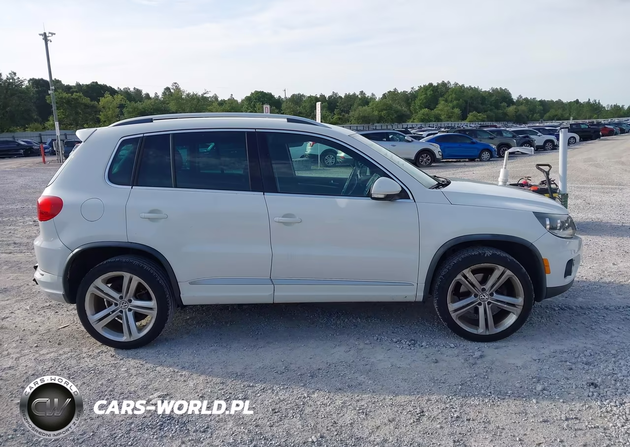 2016 Volkswagen Tiguan R-Line VIN:WVGAV7AXXGW082722 - 13