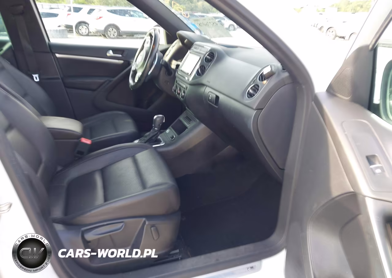 2016 Volkswagen Tiguan R-Line VIN:WVGAV7AXXGW082722 - 5