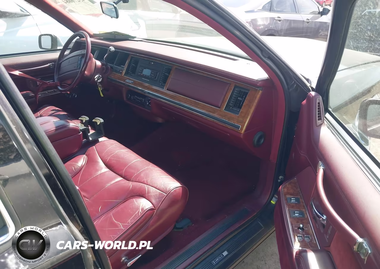 1994 Lincoln Town Car Signature-Tournament VIN:1LNLM82W5RY640605 - 5
