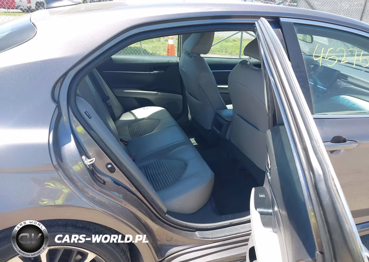 2020 Toyota Camry Se VIN:4T1G11AKXLU354893 - 8
