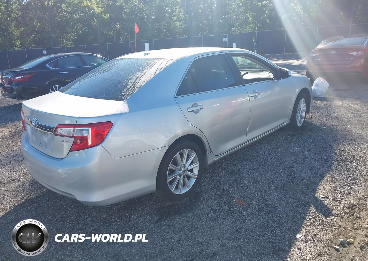 2013 Toyota Camry Xle VIN:4T4BF1FK7DR325038 - 4