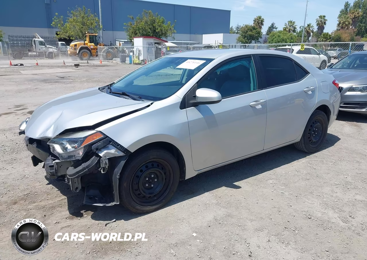 2015 Toyota Corolla Le VIN:5YFBURHE9FP326556 - 2