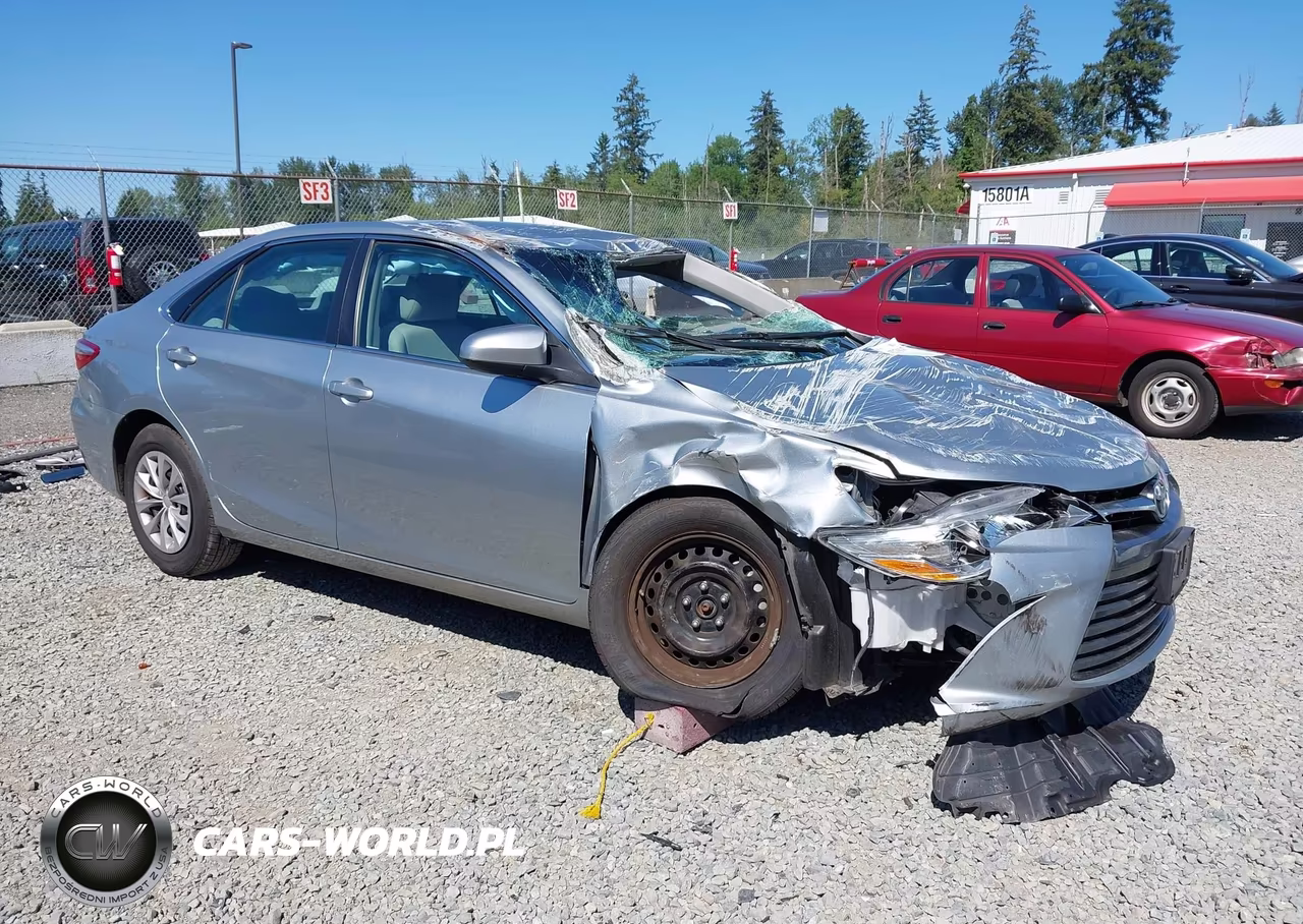 2015 Toyota Camry Le – zdjęcie 1 z 14