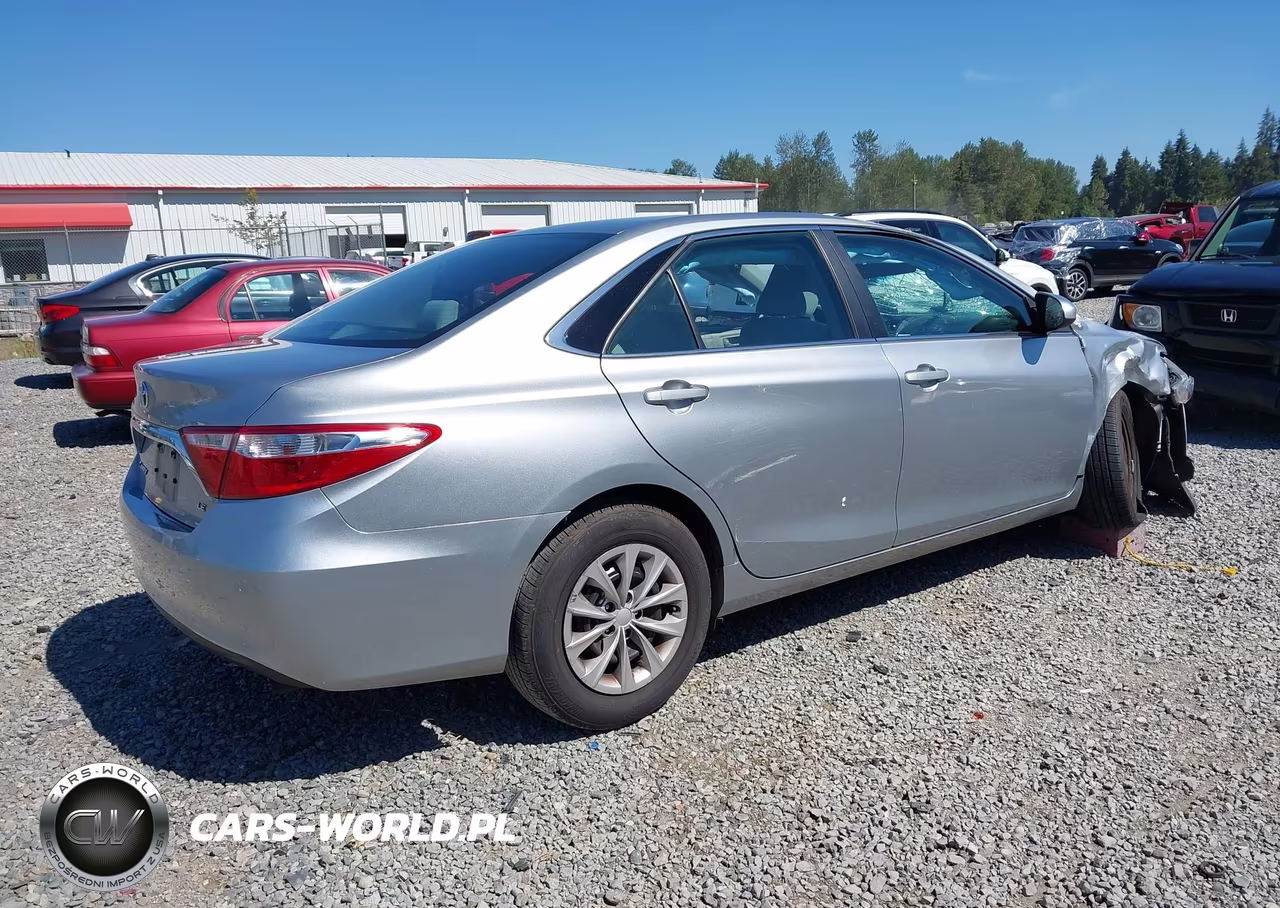 2015 Toyota Camry Le VIN:4T4BF1FK3FR473903 - 4
