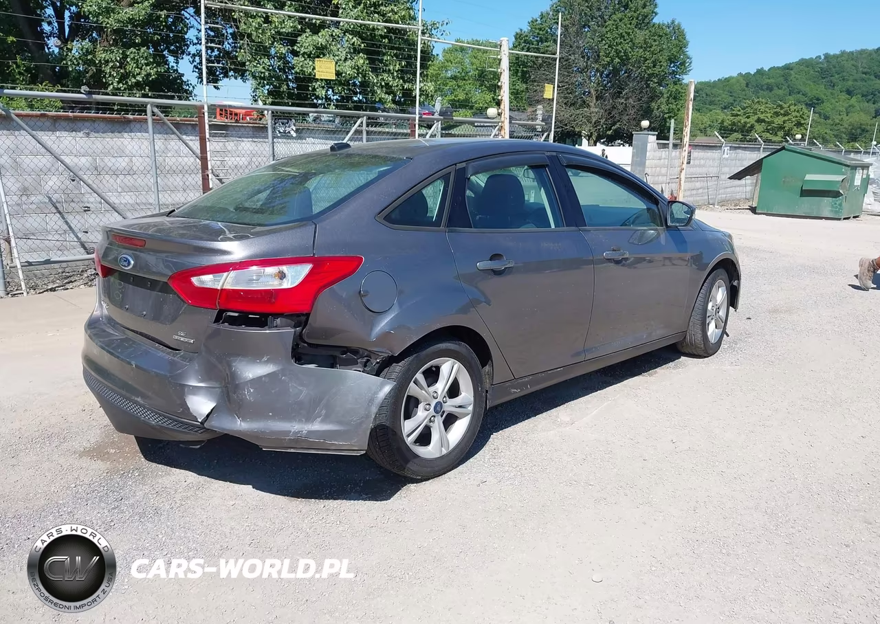 2013 Ford Focus Se VIN:1FADP3F23DL242332 - 4