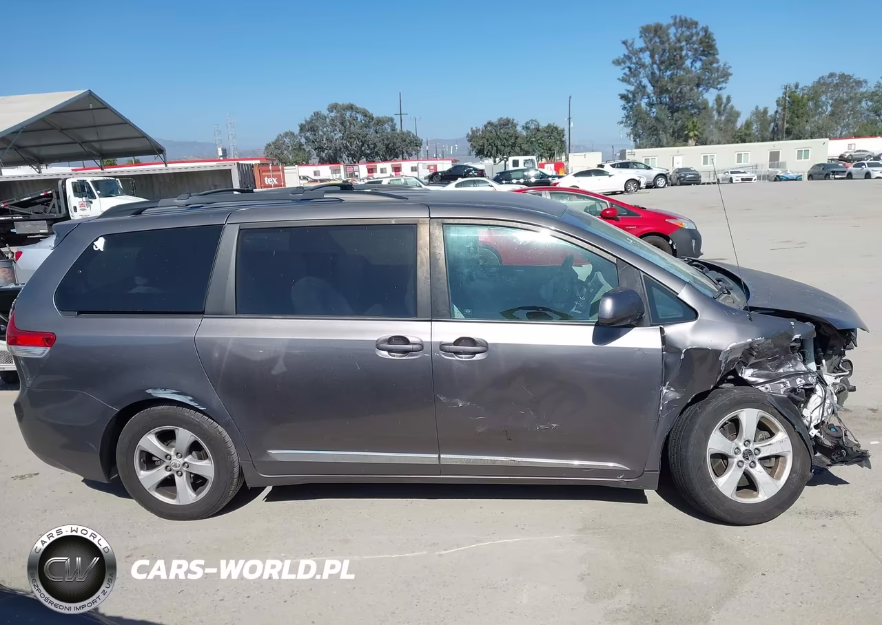 2011 Toyota Sienna Le V6 VIN:5TDKK3DC1BS150353 - 14