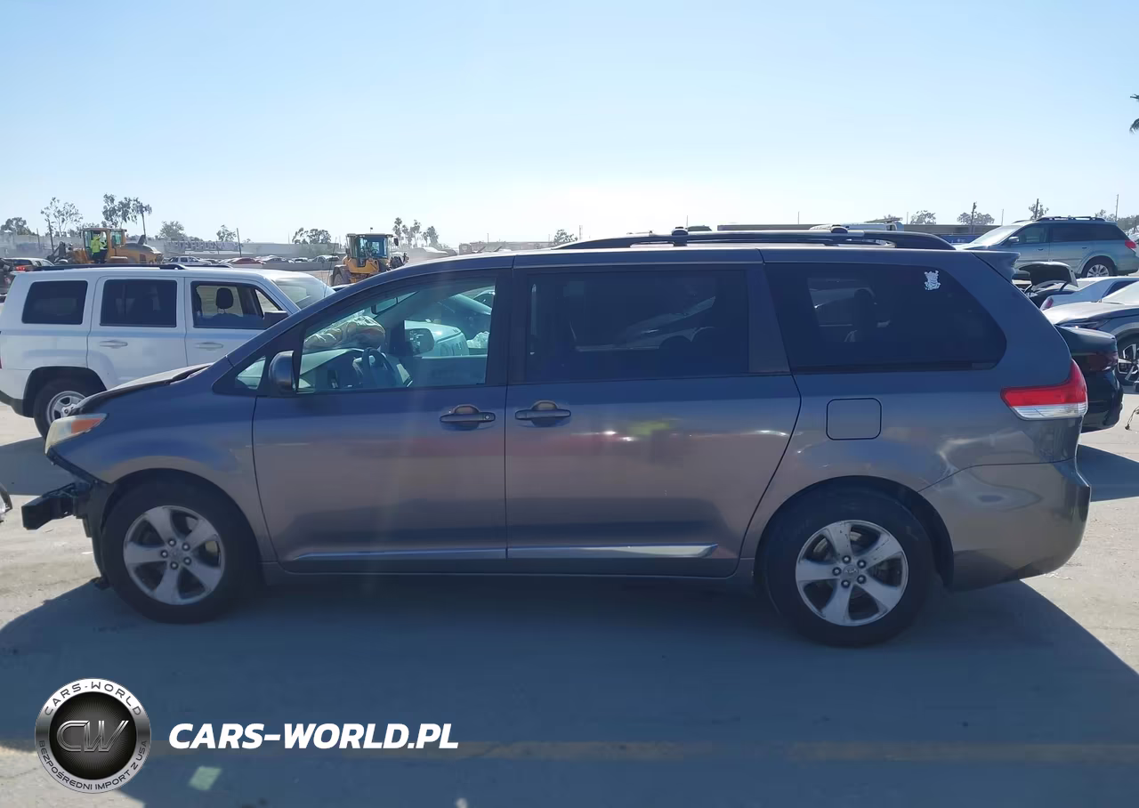2011 Toyota Sienna Le V6 VIN:5TDKK3DC1BS150353 - 15