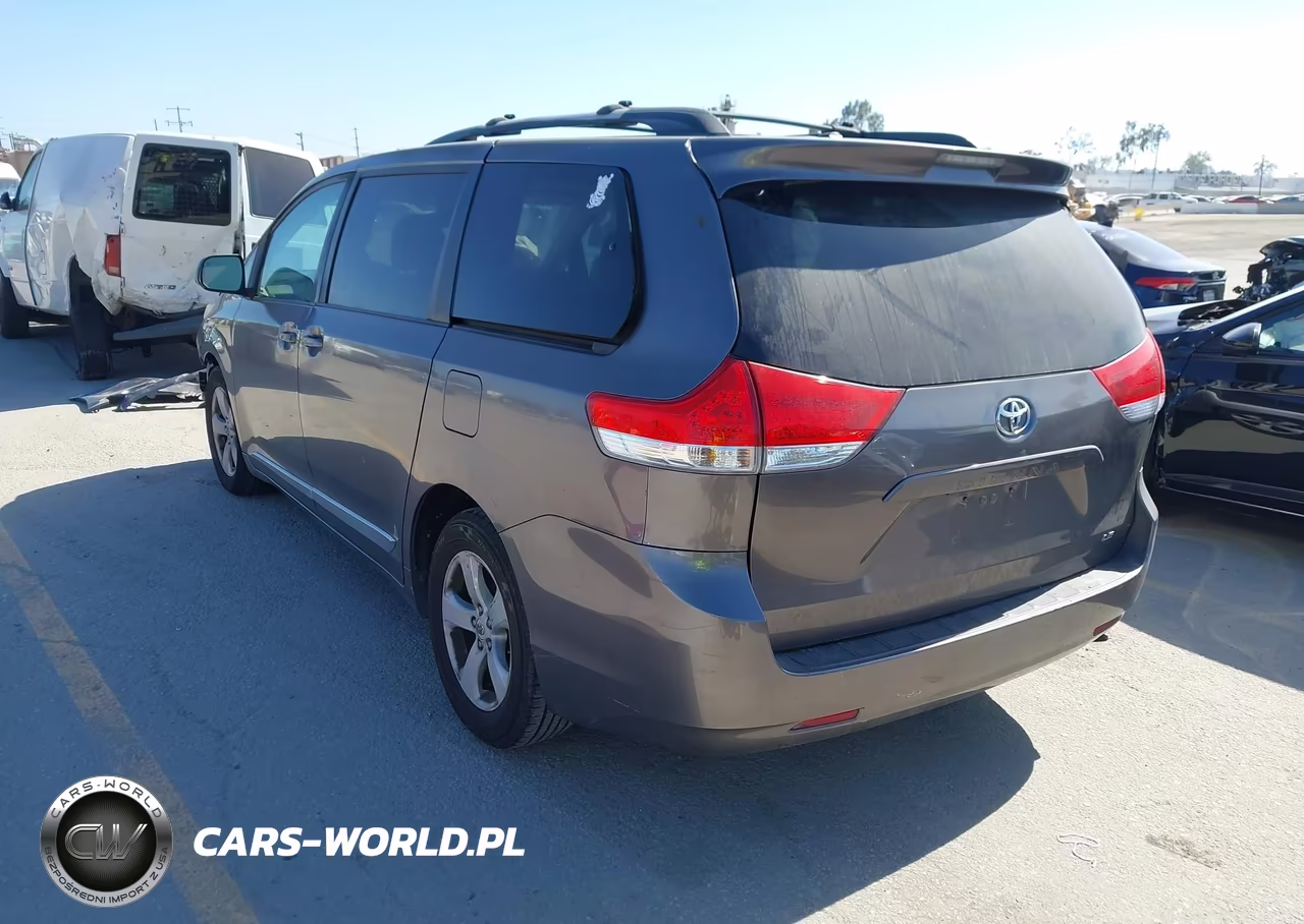 2011 Toyota Sienna Le V6 VIN:5TDKK3DC1BS150353 - 3