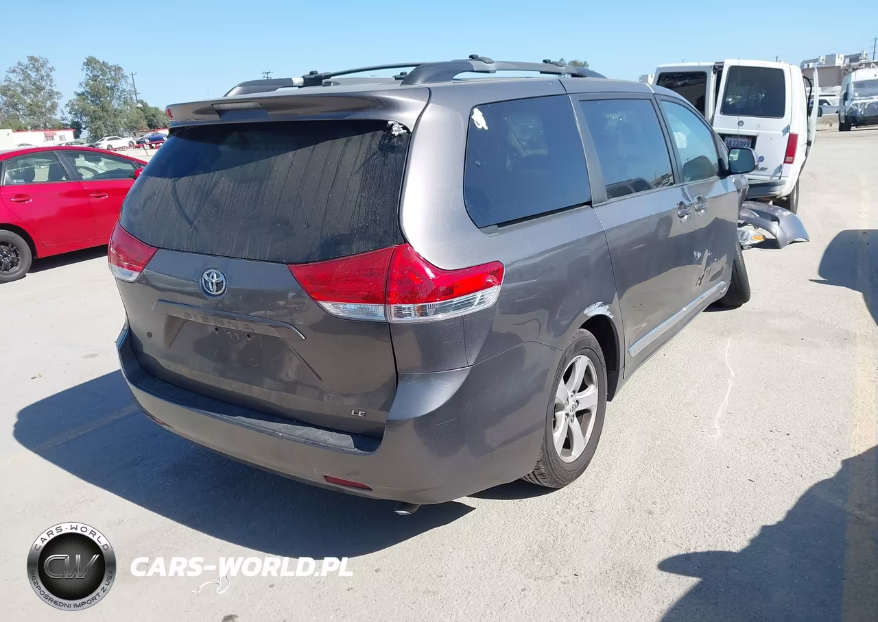 2011 Toyota Sienna Le V6 VIN:5TDKK3DC1BS150353 - 4