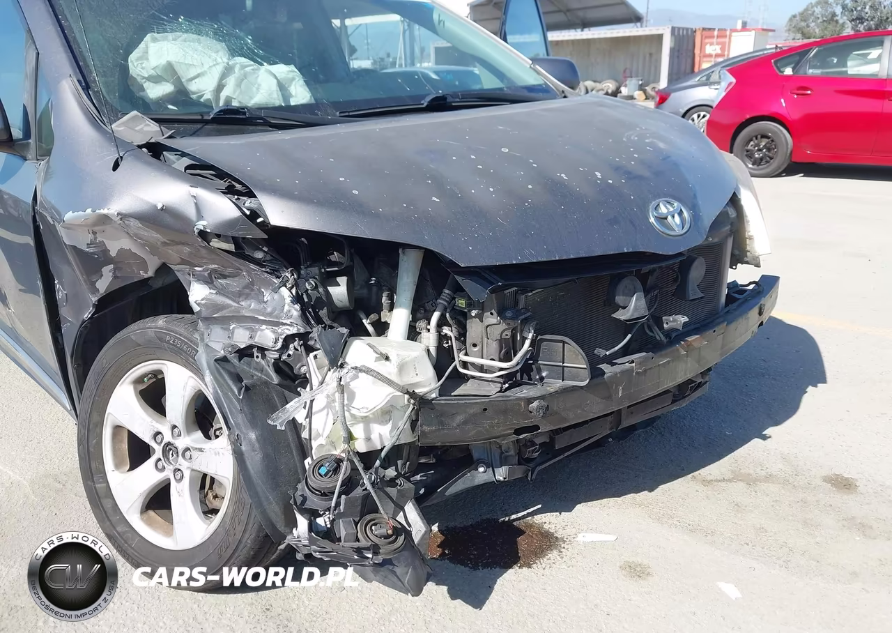 2011 Toyota Sienna Le V6 VIN:5TDKK3DC1BS150353 - 6