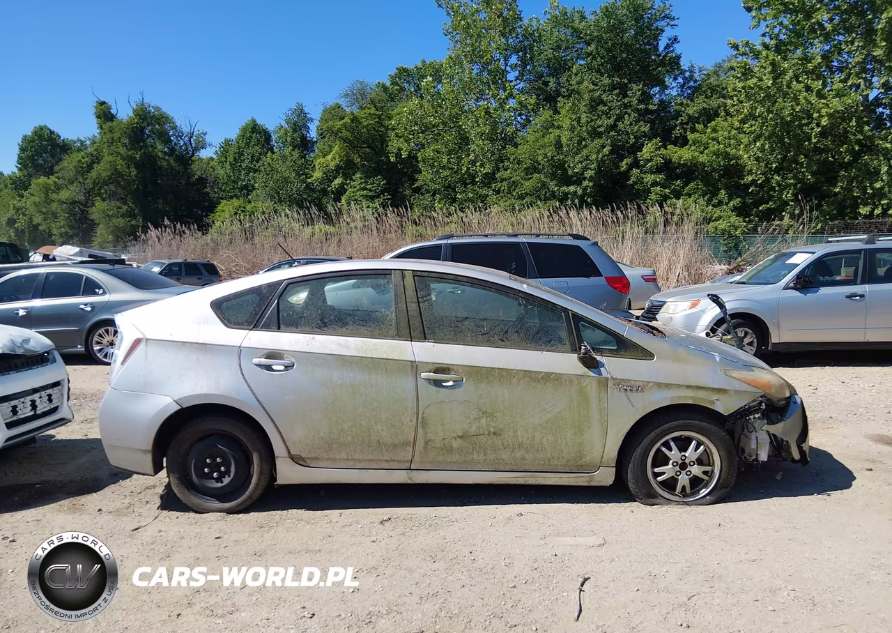 2011 Toyota Prius Two VIN:JTDKN3DU3B5341973 - 13