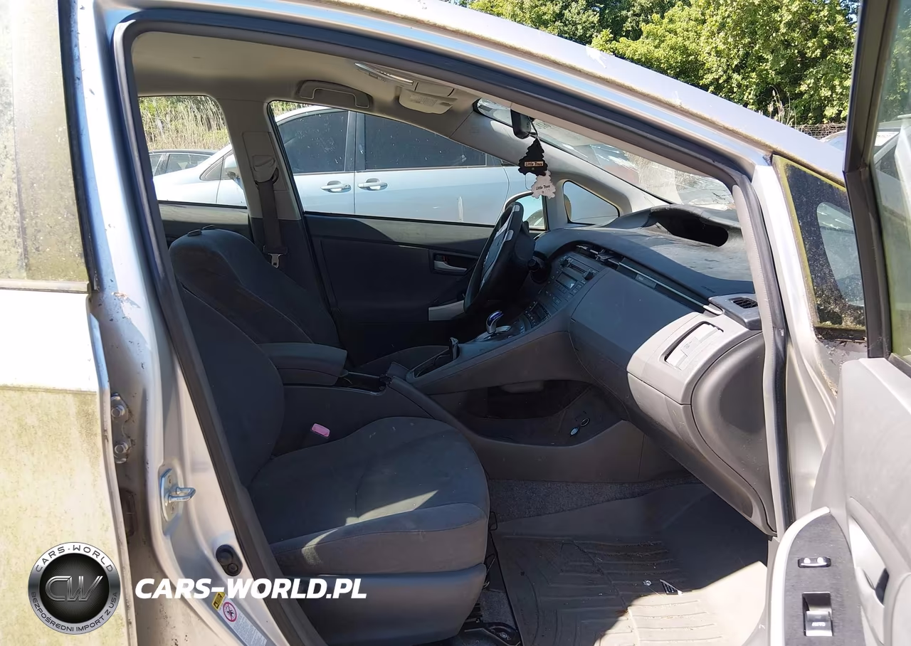 2011 Toyota Prius Two VIN:JTDKN3DU3B5341973 - 5
