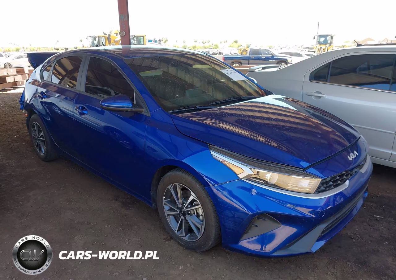 2024 Kia Forte Lxs – zdjęcie 1 z 17