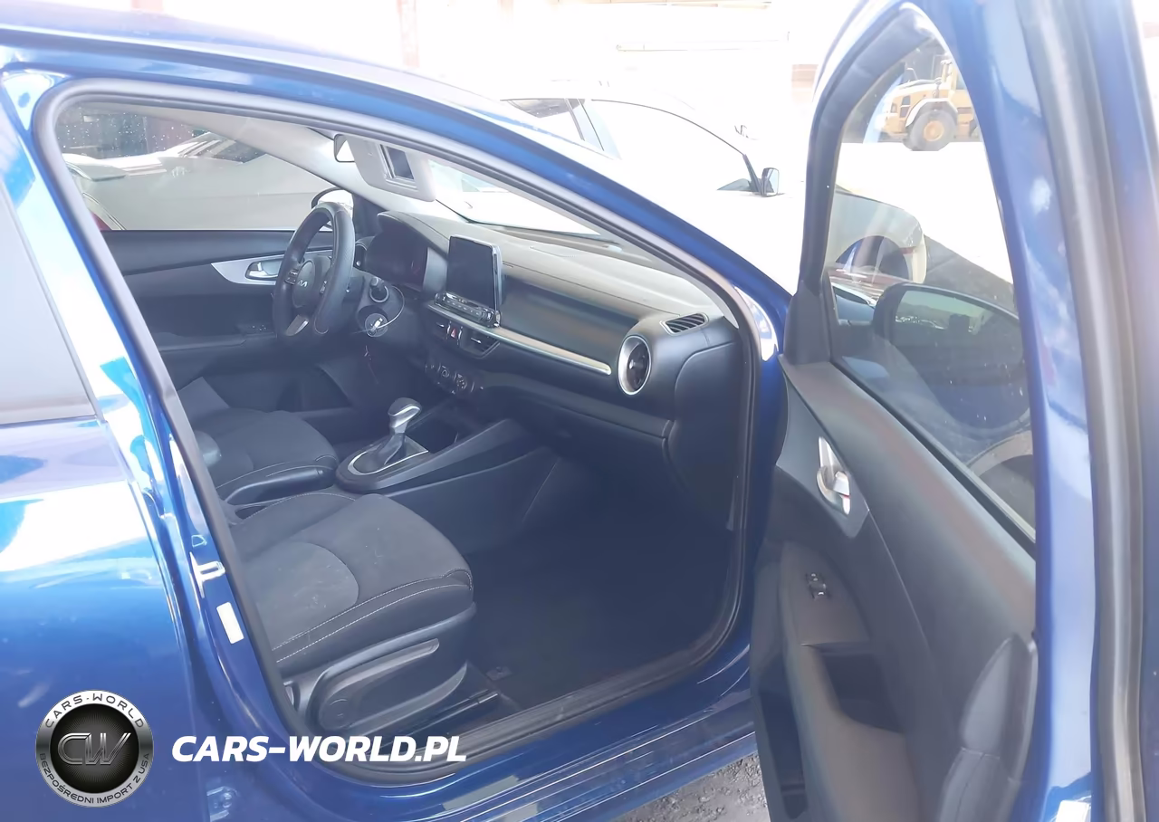 2024 Kia Forte Lxs VIN:3KPF24AD9RE743080 - 5