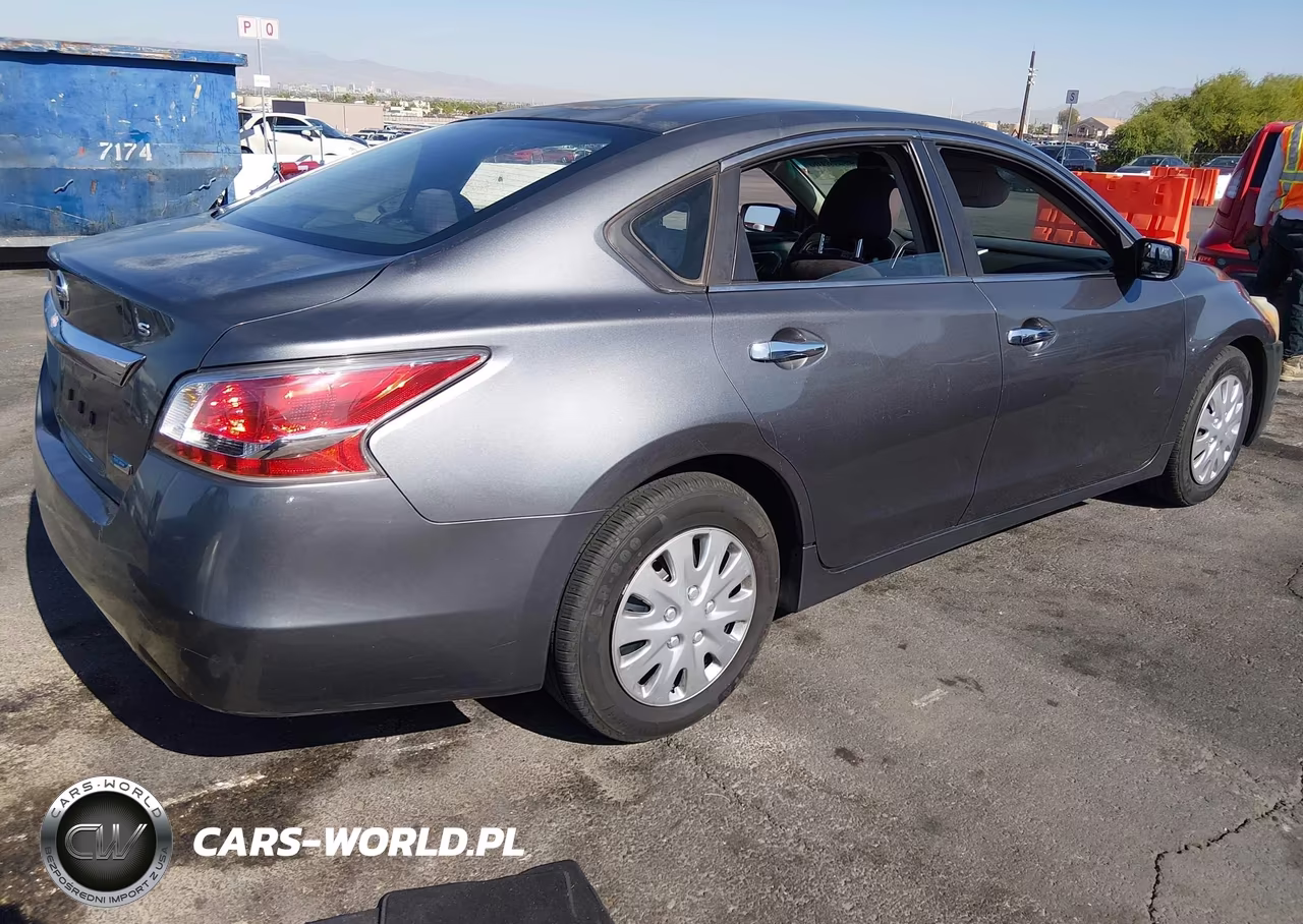 2014 Nissan Altima 2.5 S VIN:1N4AL3AP6EN262260 - 4