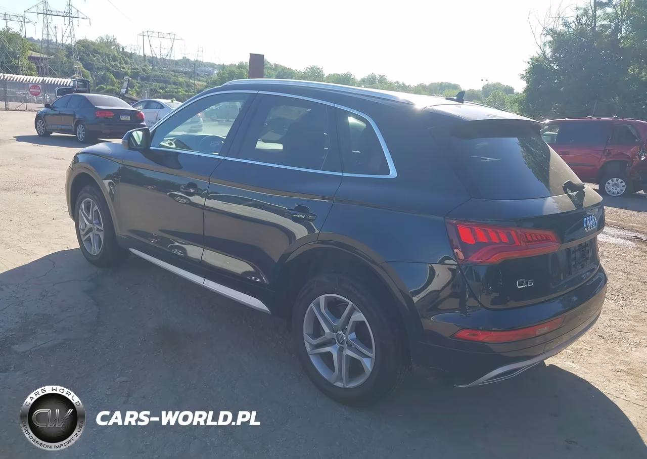 2019 Audi Q5 45 Premium VIN:WA1ANAFY2K2042048 - 3